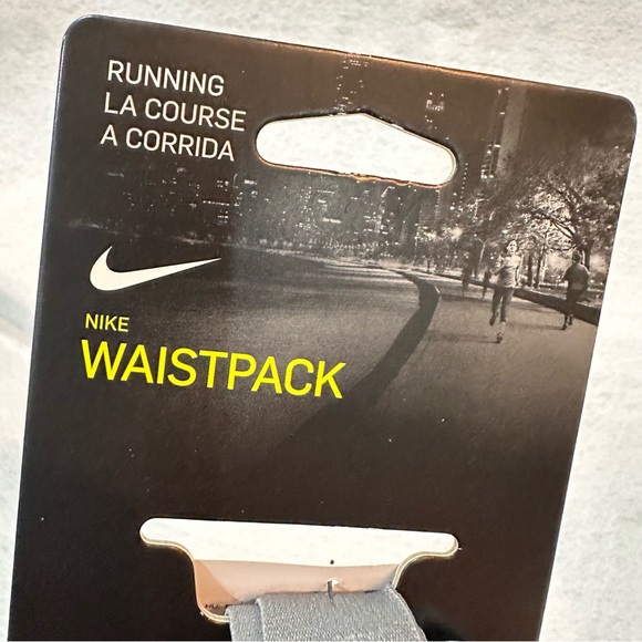 Nike Waistpack - Picture 7 of 9